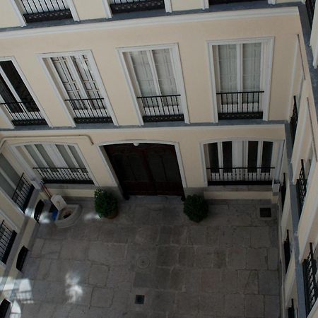 Hostal Yolanda Мадрид Екстериор снимка