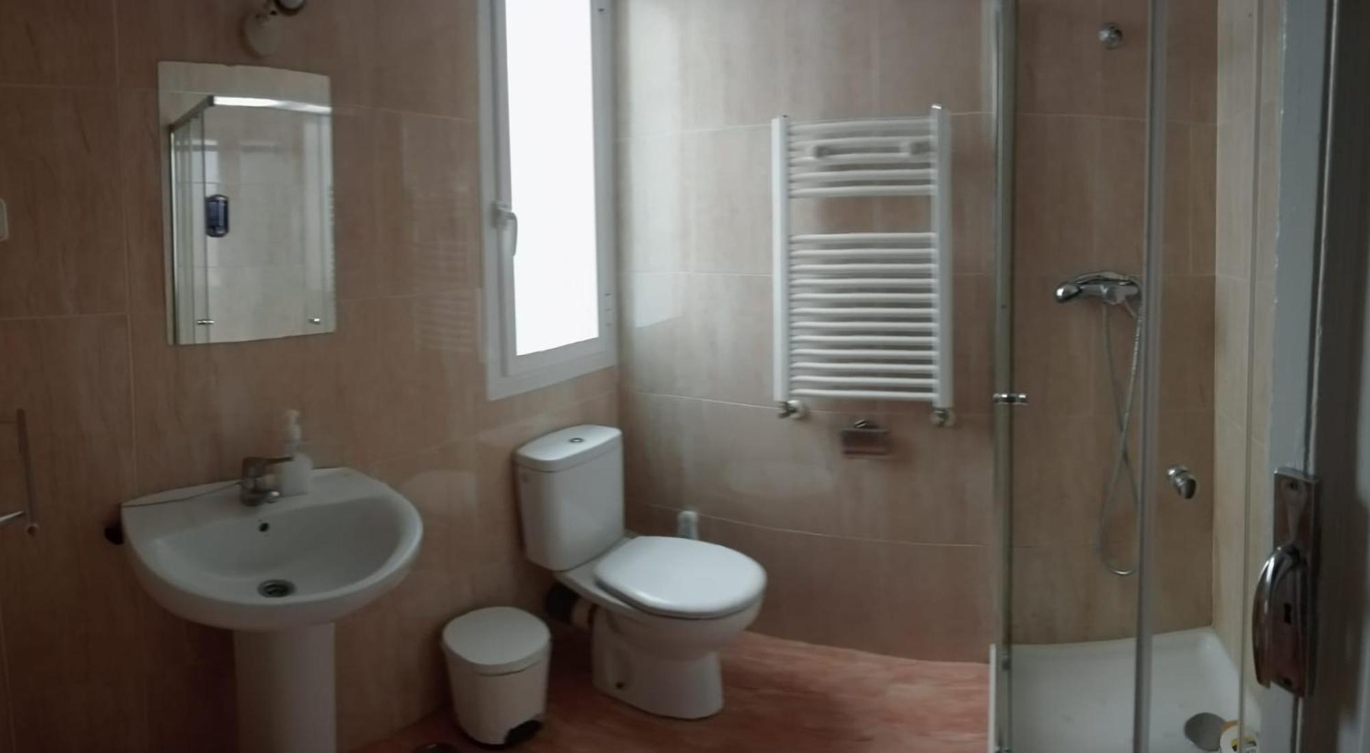 Hostal Yolanda Мадрид Екстериор снимка